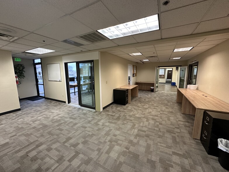More Photos Of 11290 Trade Center Dr, Rancho Cordova Warehouse For Lease