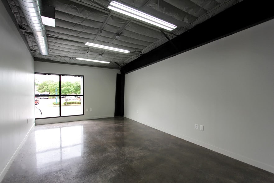 More Photos Of 535 W 20th St, Houston Office For Lease