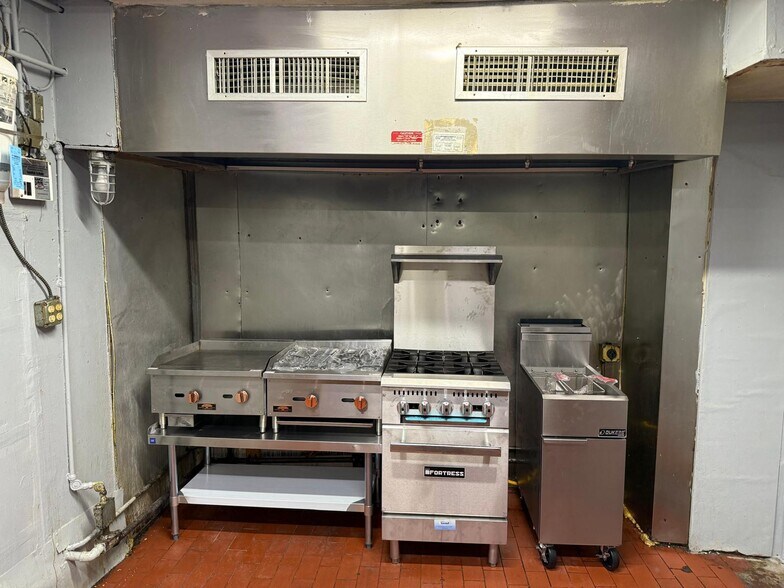 More Photos Of 236 New Brunswick Ave, Perth Amboy Storefront For Lease