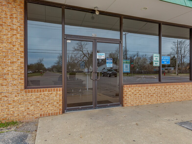More Photos Of 430 N Berry Rd, Norman Medical For Sale