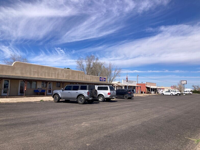 More Photos Of 105 N Frontage Rd, Pearce Storefront For Lease