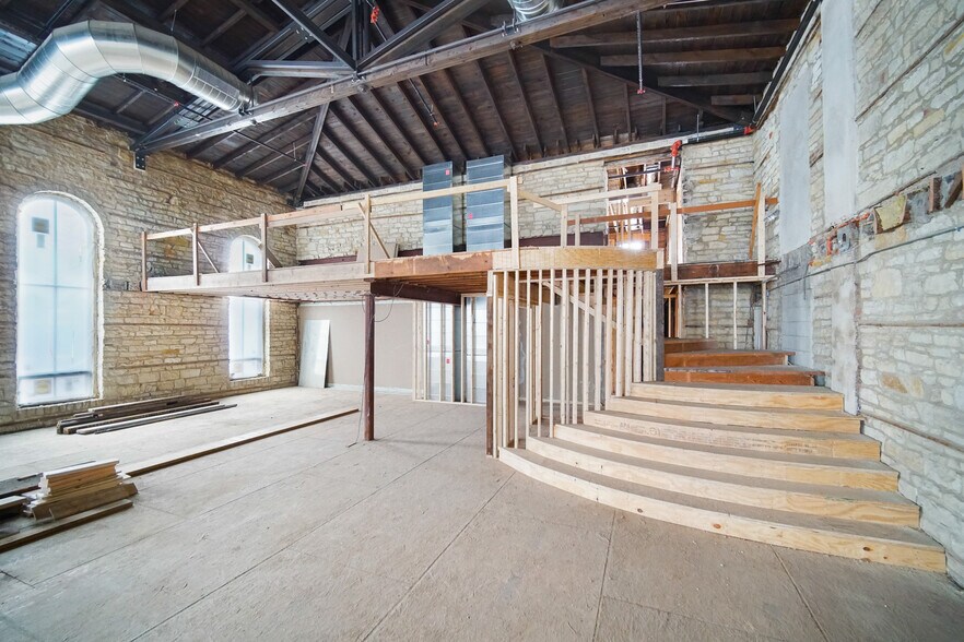 More Photos Of 1000 S State St, Lockport Restaurant For Sale