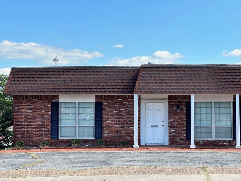 More Photos Of 330 N 4th St, Muskogee Office For Lease