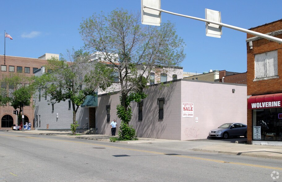 More Photos Of 329-337 S Washington Sq, Lansing Storefront For Sale