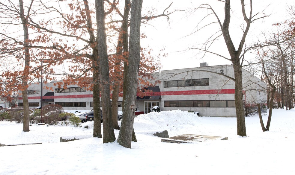 More Photos Of 2 Meridian Rd, Eatontown Warehouse For Lease