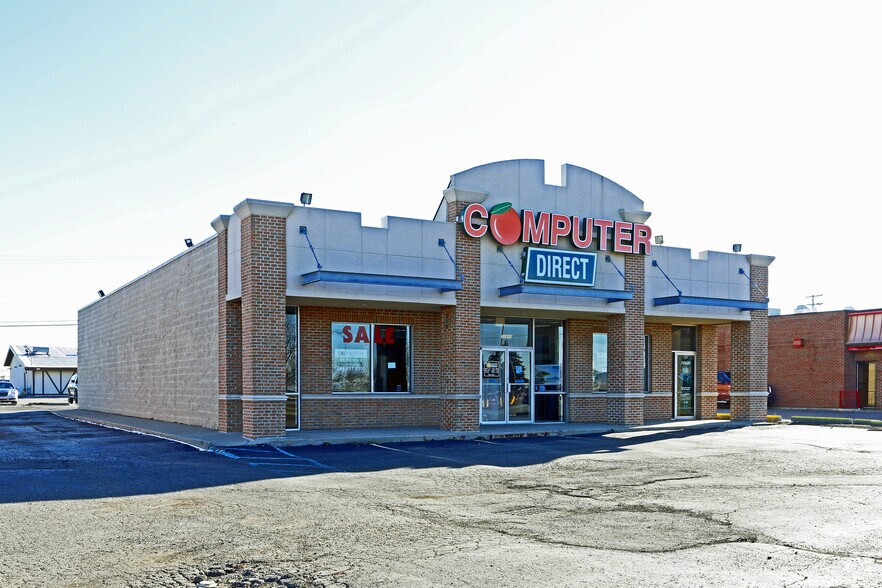 More Photos Of 32600 John R Rd, Madison Heights Freestanding For Lease