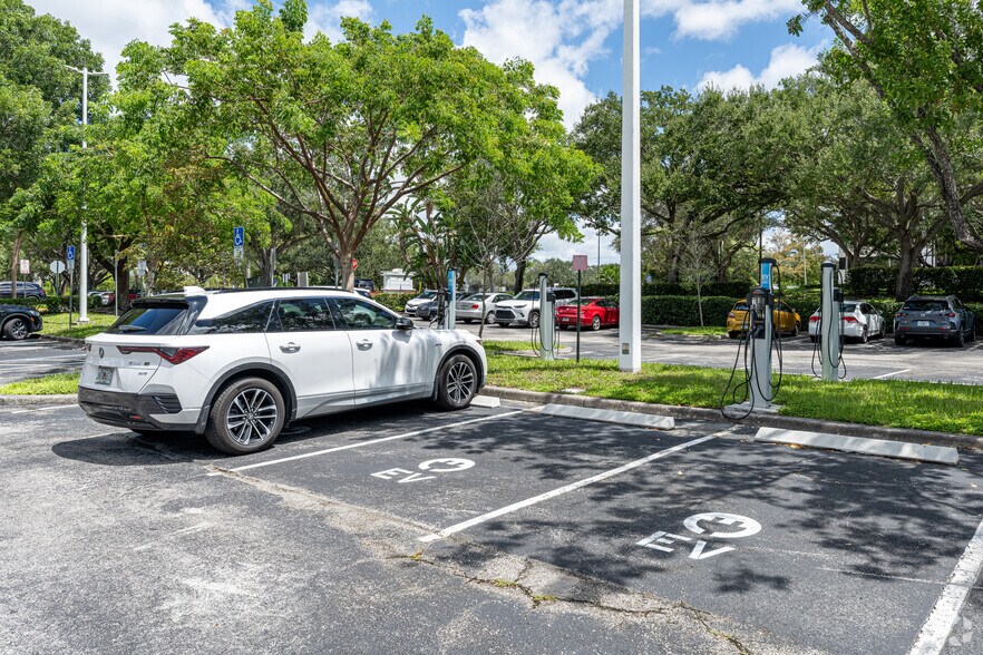 More Photos Of 1600 SW 80th Ter, Plantation Unknown For Lease