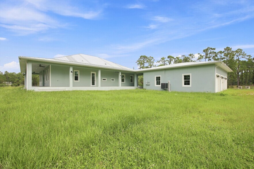More Photos Of 8146 Tropicaire Blvd, North Port Specialty For Sale