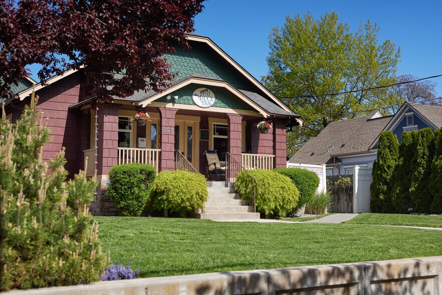 Primary Photo Of 527 Catherine St, Walla Walla Hospitality For Sale