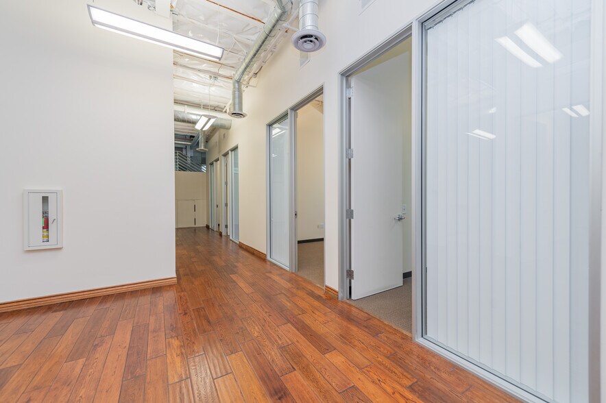 More Photos Of 8925 Research Dr, Irvine Office For Sale