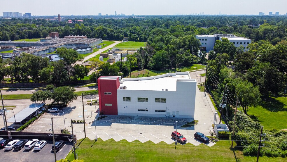 More Photos Of 1140 Enclave Pky, Houston Medical For Sale