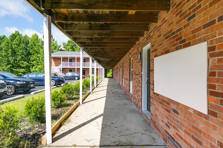 More Photos Of 1121 Stainback St, Petersburg Apartments For Sale