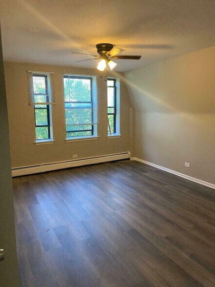 More Photos Of 6811 S Paxton Ave, Chicago Apartments For Sale