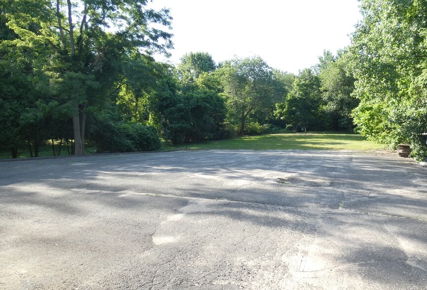 More Photos Of 97 Forestville Ave, Plainville Manufacturing For Sale