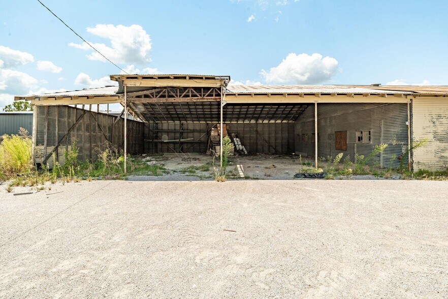 More Photos Of 1208 E Washington St, Stephenville Industrial For Sale
