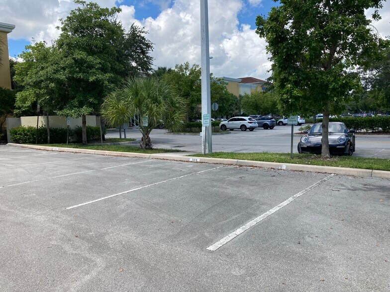 More Photos Of 6115 Lyons Rd, Coconut Creek Office For Sale