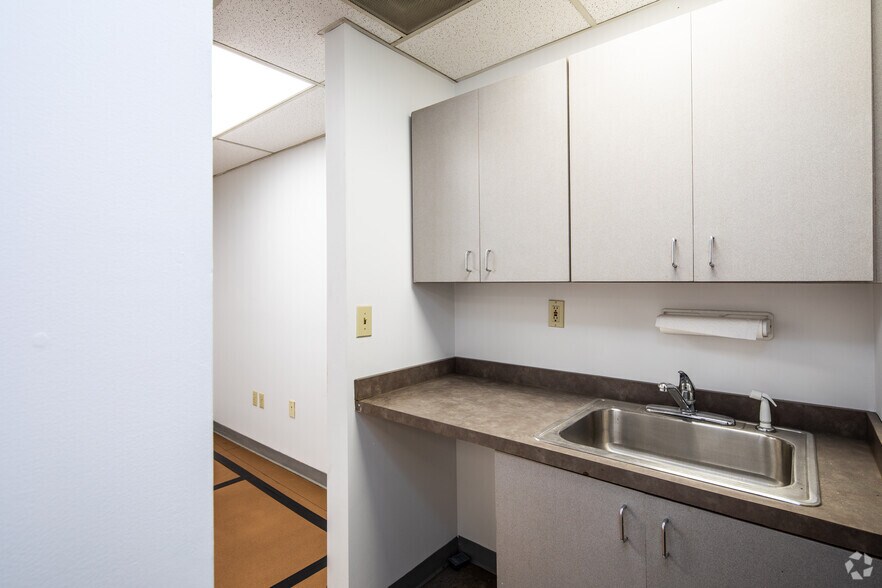 More Photos Of 365 Water St, Wilmington Warehouse For Lease
