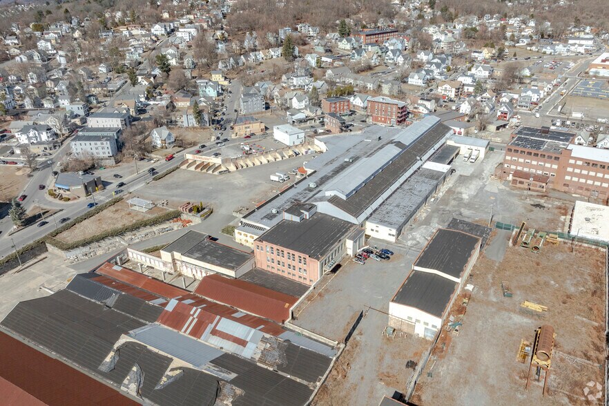 More Photos Of 730 N Main St, Waterbury Warehouse For Lease