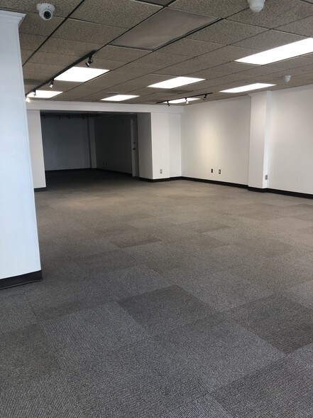 More Photos Of 1700 K St, Bakersfield Storefront Retail Office For Lease