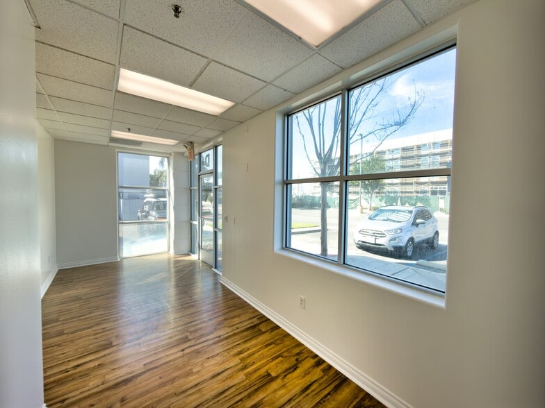More Photos Of 10557 Juniper Ave, Fontana Warehouse For Lease