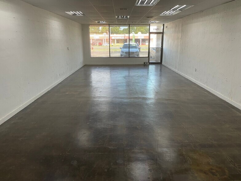 More Photos Of 1501-1511 N Rockwell Ave, Oklahoma City Storefront Retail Office For Lease