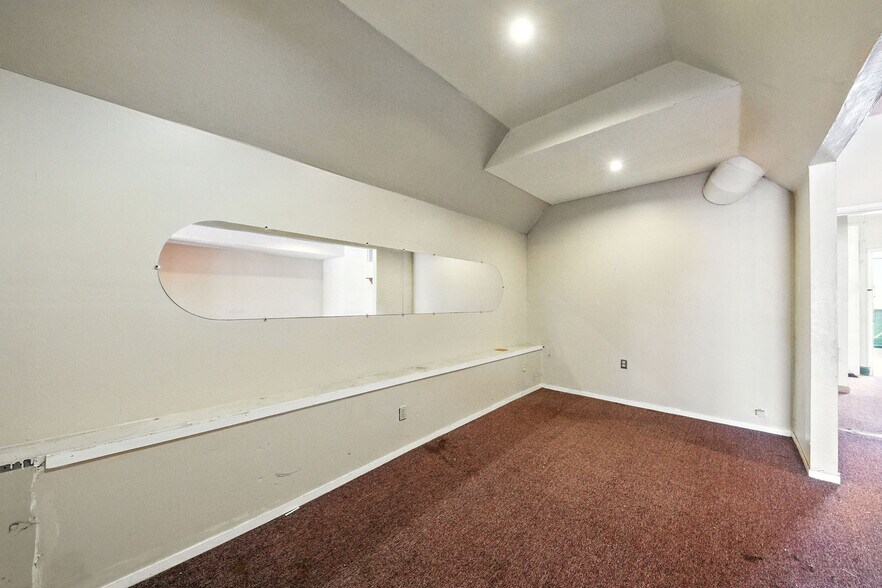 More Photos Of 46 Leland Ave, San Francisco Storefront Retail Residential For Lease