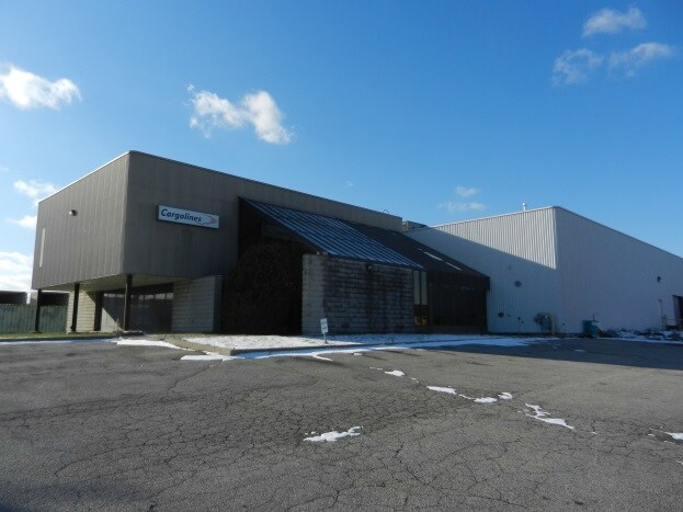 More Photos Of 6 Baker Rd, Brampton Warehouse For Lease