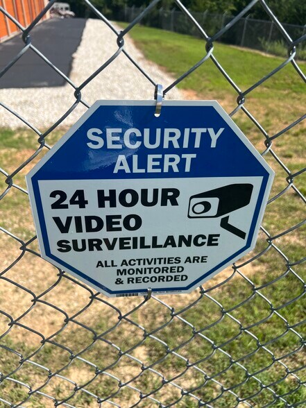 More Photos Of 2560 Old Route 5, Camdenton Self Storage For Sale