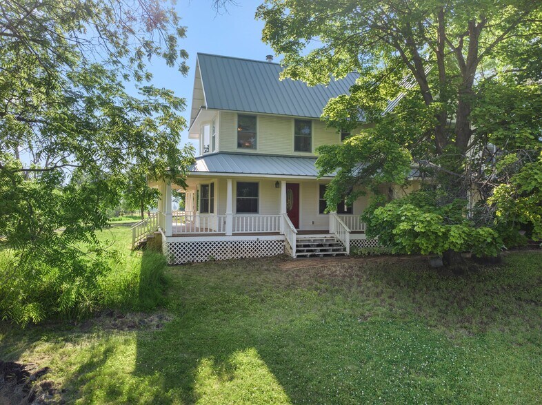 More Photos Of 48212 Clear Creek Rd, Halfway Hospitality For Sale