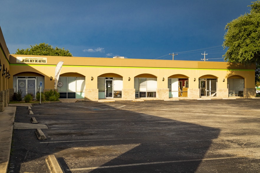 More Photos Of 3203 Nacogdoches Rd, San Antonio Unknown For Lease