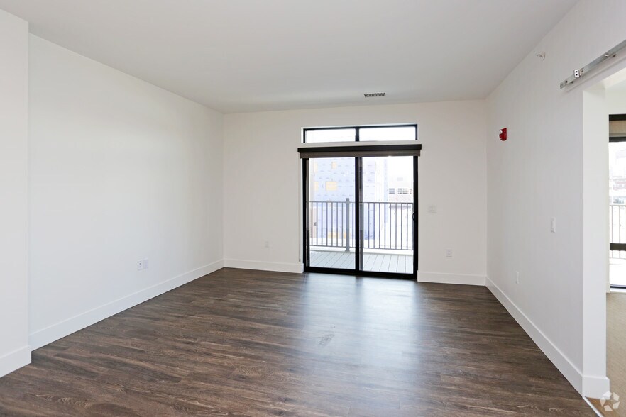 More Photos Of 1415 Cuming St NE, Omaha Apartments For Lease