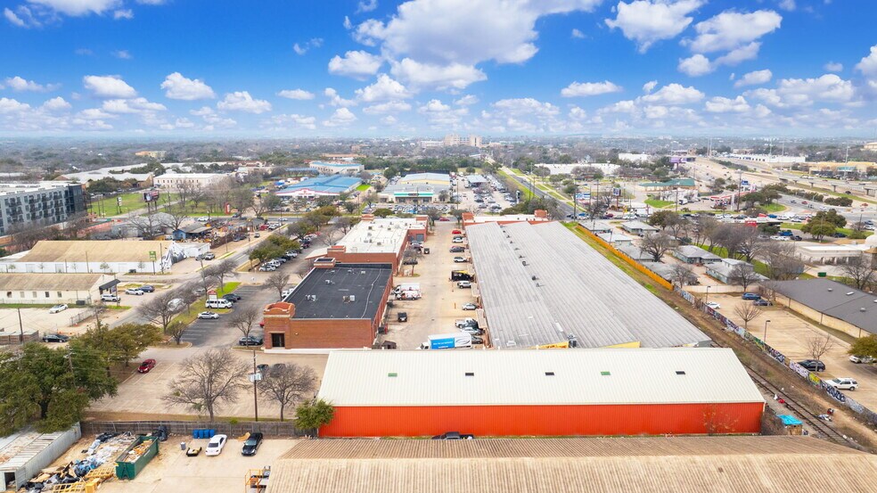 More Photos Of 4201 Congress Ave S, Austin Unknown For Lease