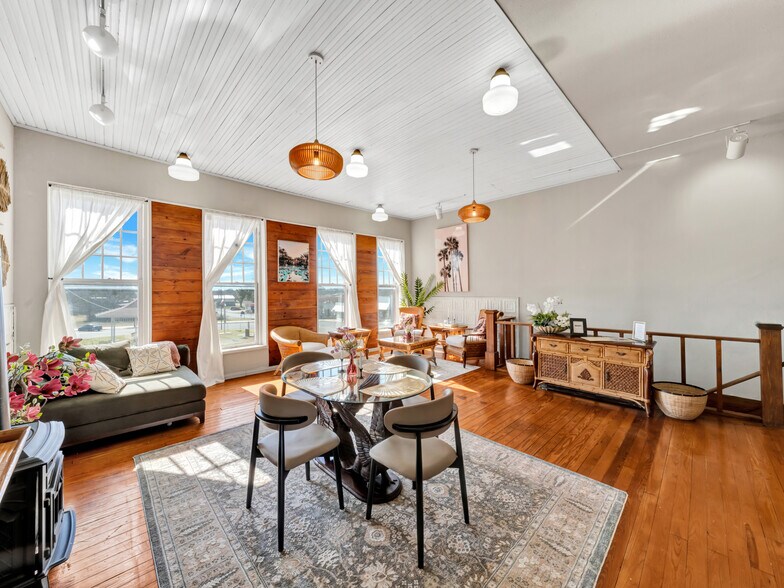 More Photos Of 106 W Main St, Pilot Point Storefront For Sale