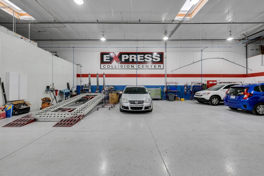 More Photos Of 5450 Desert Point Dr, Las Vegas Manufacturing For Lease