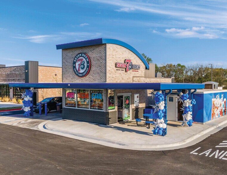 Primary Photo Of 501 Slack St, Pea Ridge General Retail For Sale