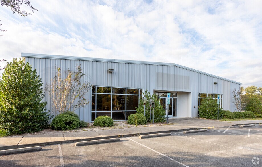 More Photos Of 4640 East Coast Ln, Shallotte Showroom For Lease