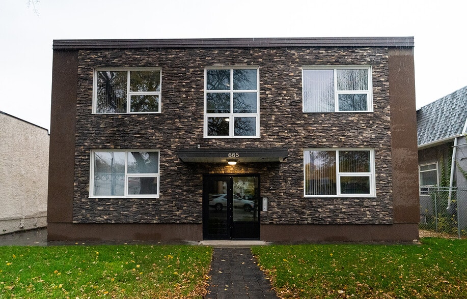 Primary Photo Of 665 Corydon Av, Winnipeg Apartments For Sale
