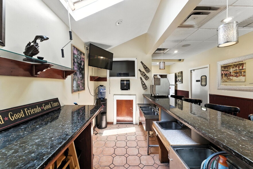 More Photos Of 568 Providence St, West Warwick Restaurant For Sale