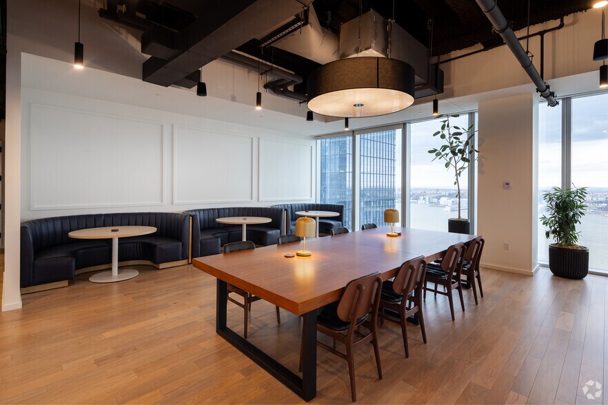 Photo of 24th Floor Ste 