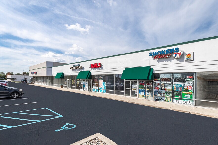 More Photos Of 37531-37605 Harper Rd, Clinton Township Storefront For Lease