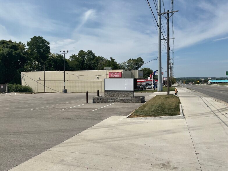 More Photos Of 11525 E 24 Hwy, Independence General Retail For Lease