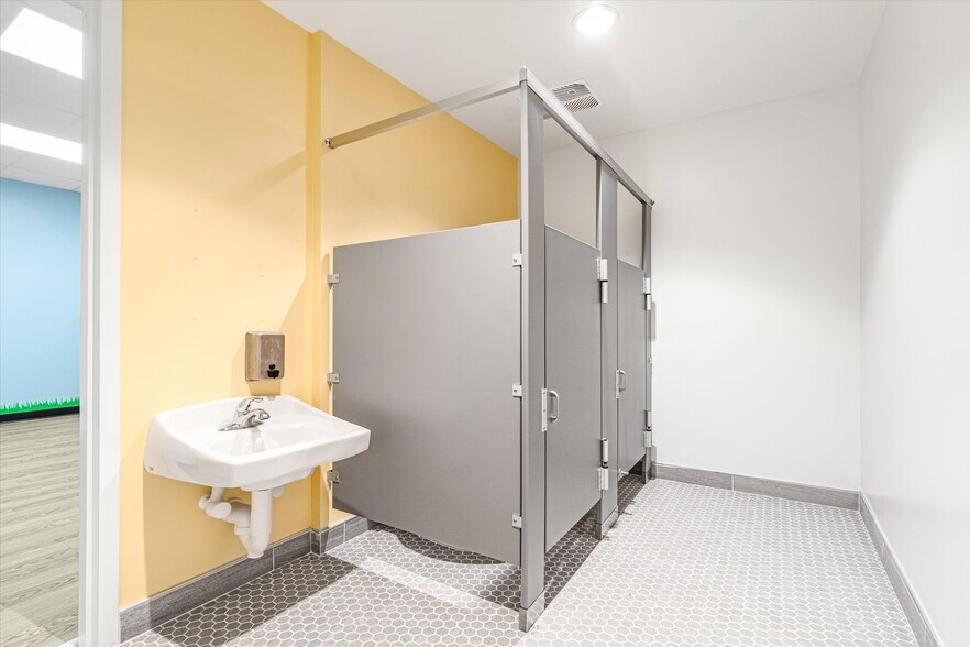 More Photos Of 481 Shores Blvd, Saint Augustine Medical For Sale