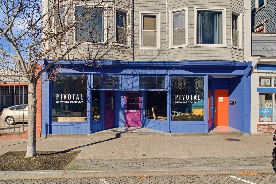 Primary Photo Of 140 Broadway, Newport Storefront Retail Residential For Lease