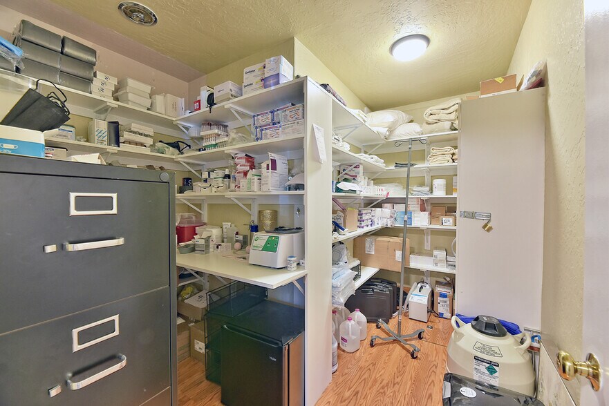 More Photos Of 993 Siskiyou Blvd, Ashland Office For Sale