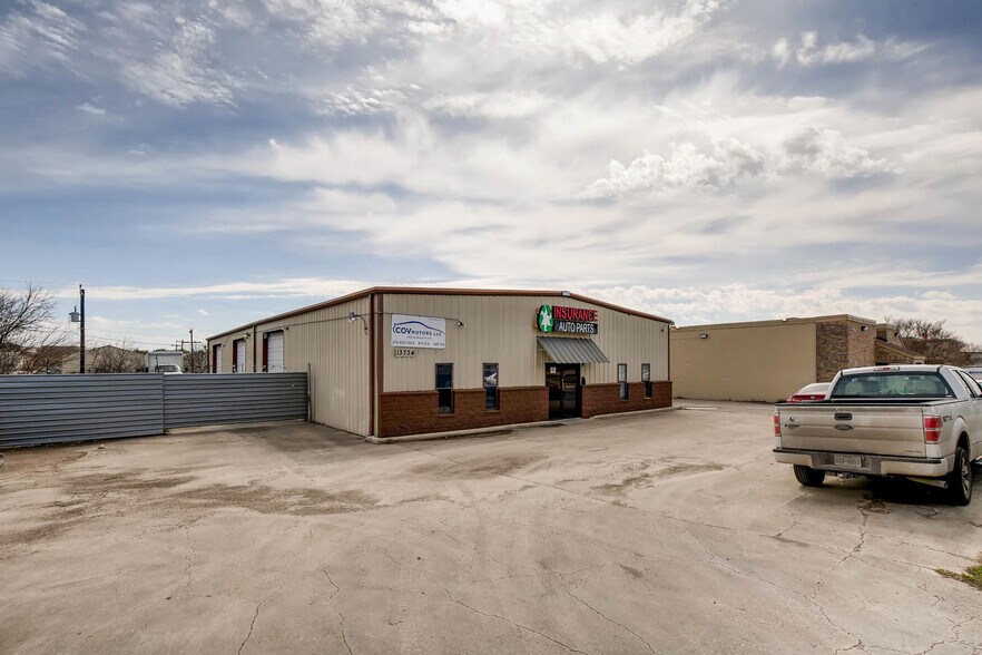 More Photos Of 13734 Lookout Rd, San Antonio Light Manufacturing For Lease