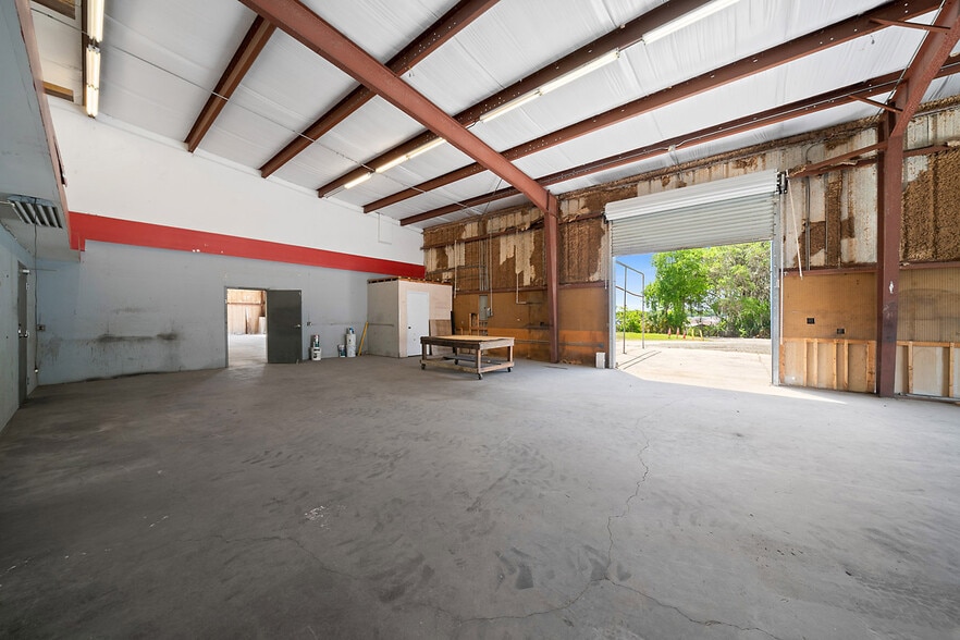More Photos Of 9732 SE US Highway 441, Belleview Warehouse For Lease