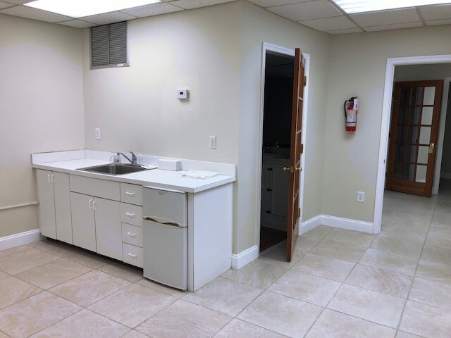 More Photos Of 3418 N Ocean Blvd, Fort Lauderdale Storefront Retail Office For Lease