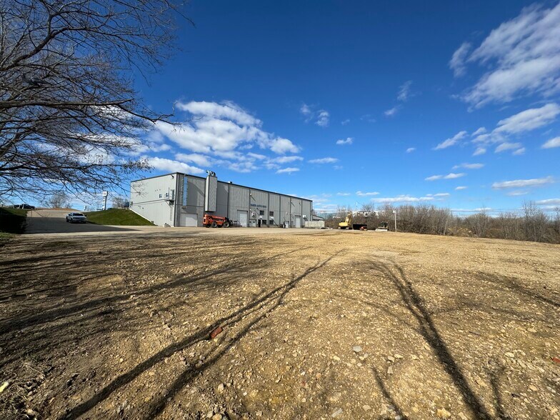 More Photos Of 4478-4488 Dodge St, Dubuque General Retail For Sale