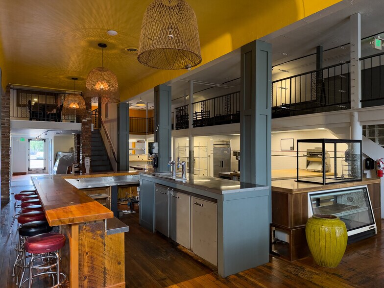 More Photos Of 21 E Main St, Walla Walla General Retail For Lease