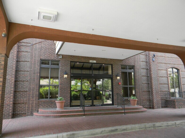 More Photos Of 100 Hopkins Pl, Baltimore Hotel For Sale